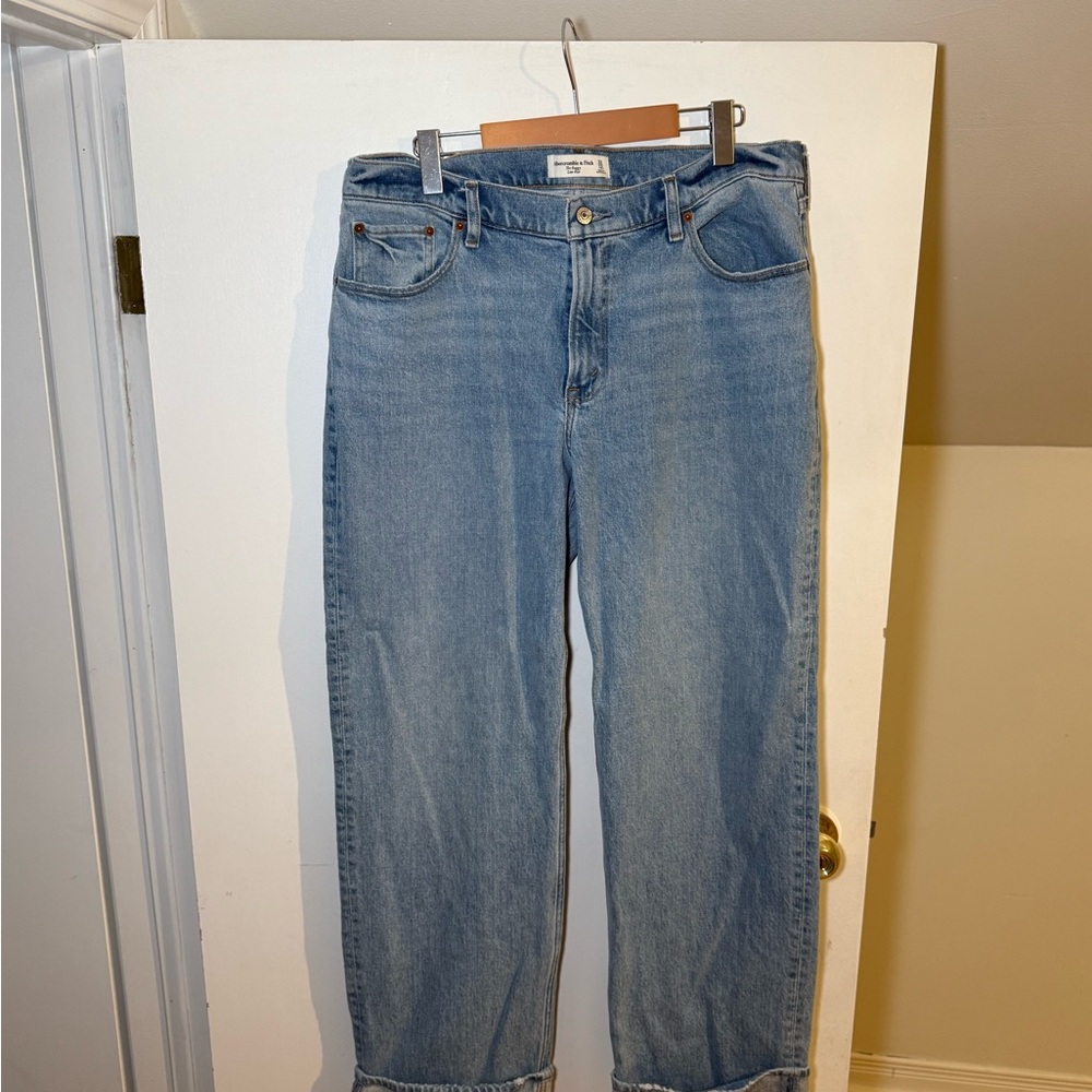 Abercrombie & Fitch Light Blue Relaxed Jeans
